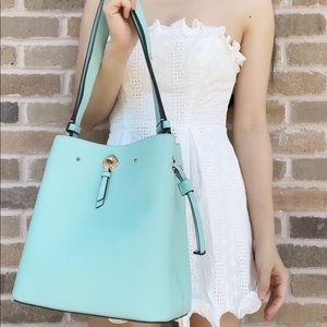 Gaby’sBags💕NWT Kate Spade Large Bucket Bag